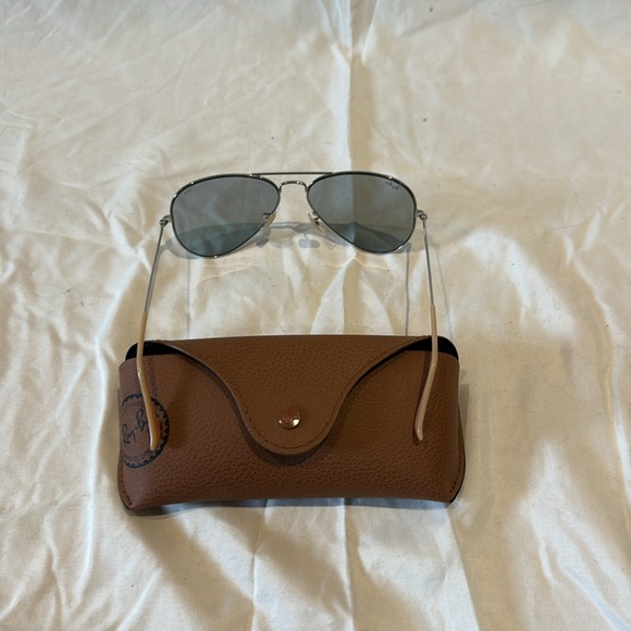 Ray-Ban Aviator Sunglasses - Picture 4 of 5